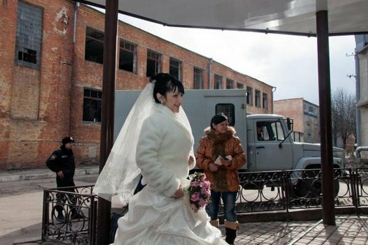 После свадьбы счастье было. но недолго (https://avatars.mds.yandex.net/get-zen_doc/1712263)