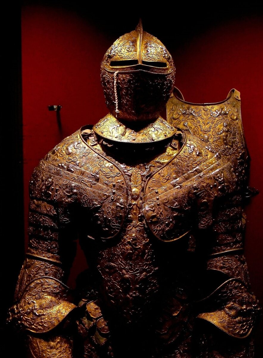 Доспехи английского рыцаря в музее.