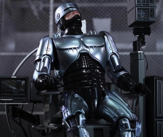 кадр из фильма "Робот-полицейский"