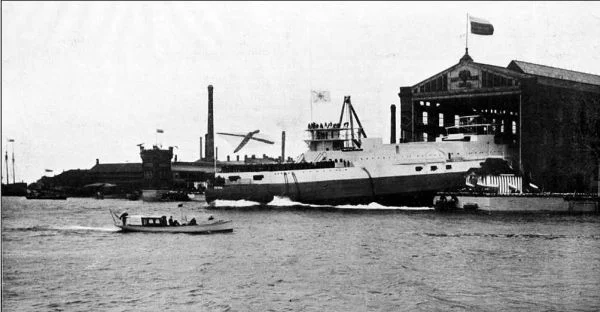 Спуск эскадренного броненосцы Слава на воду 16 августа 1903 года