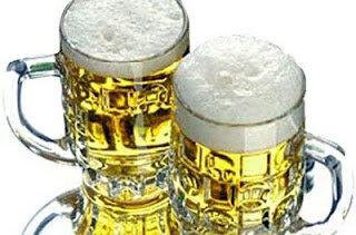 Существует много тостов хороших и разных. Моряки в рейсе поднимают тост за любимых, дом, семью. А дома – за благополучное возвращение моряка домой. Один хороший человек собрал воедино наиболее популярные морские тосты. Предлагаю читателям ознакомиться с самыми популярными из них:
