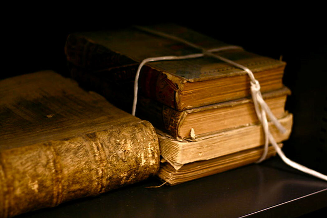Старинные книги