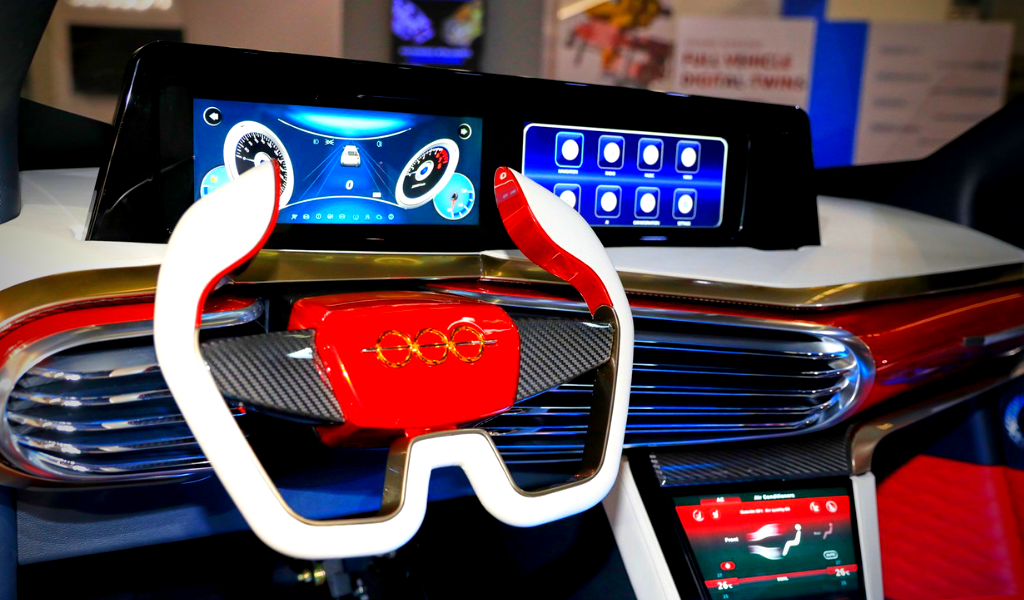 Тут как-то всего намешано: мониторы от "мерса", значок от "ауди" и т.д.