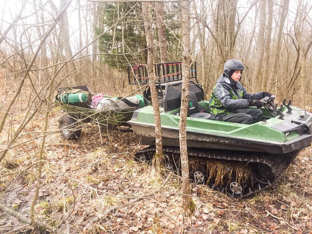 Многофункциональный прицеп от Ростин с вездеходом