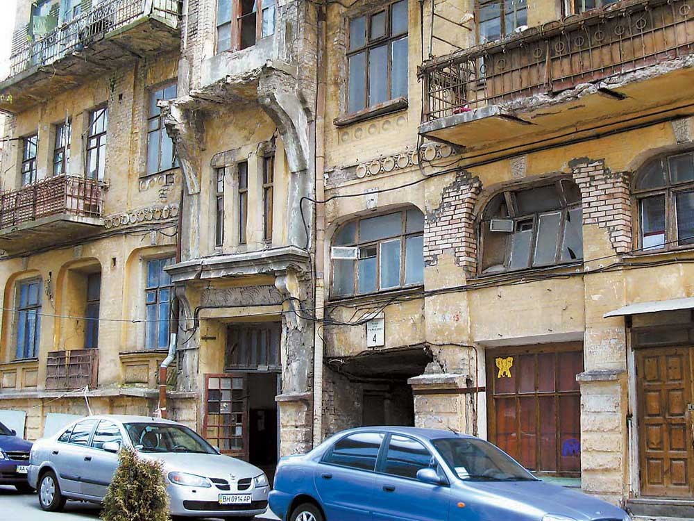 Точно москвичи оставайтесь в своих домах, особенно в таких. Митрохин же сказал что новостройки "мрачные".