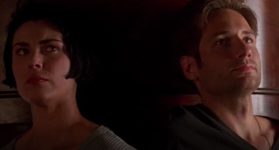 Быть в засаде  - значит получить время для обдумывания вариантов для удара. И оружие здесь - не главное