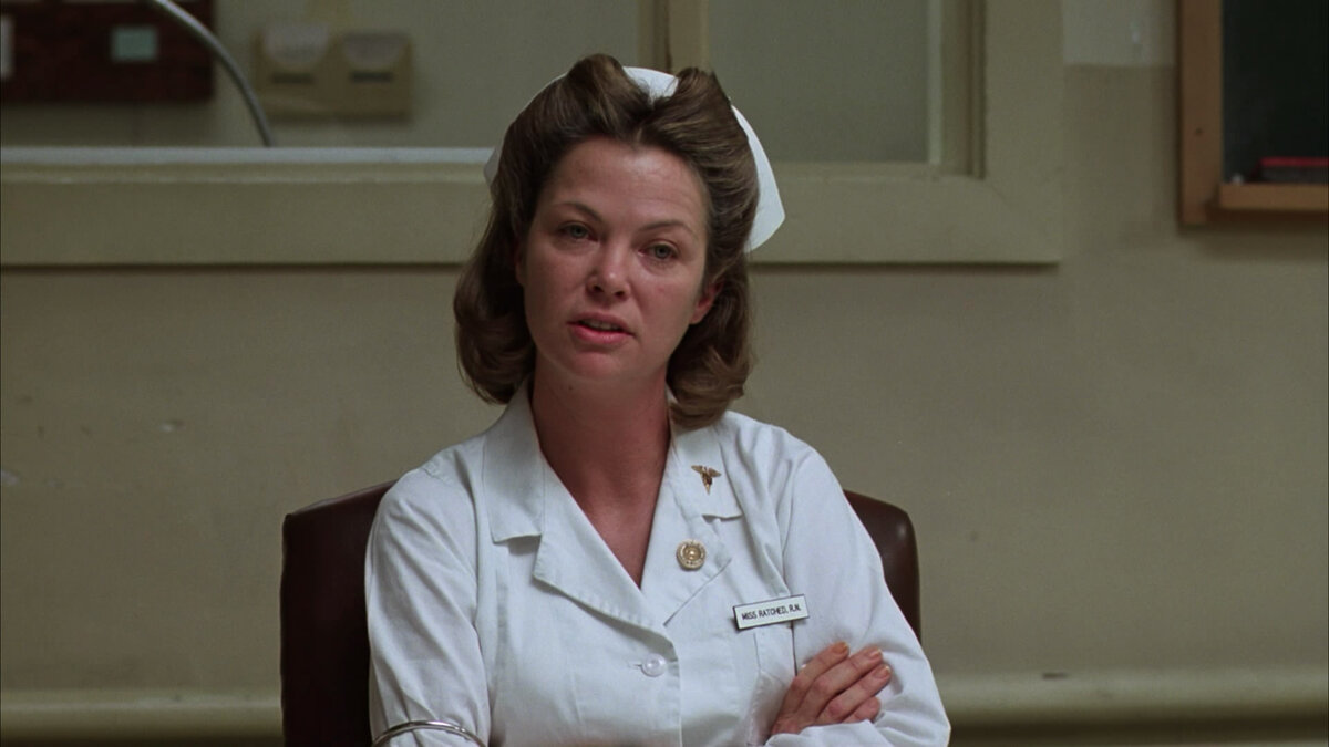 Пролетая над гнездом кукушки фильм 1975. Виться над гнездом. Виться над гнездом. Кристофер ллойд пролетая над гнездом кукушки. Анжелика хьюстон пролетая над гнездом кукушки.