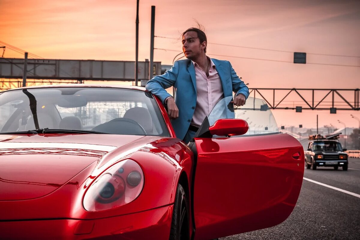 Простой латыш, без полного высшего, покоряет Москву на феррари!   Минутка самолюбования. С оф. страницы "Вконтакте"