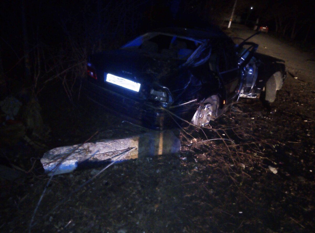 Фото: https://lydinovo.ru/posts/voditel-bmv-snes-stolb-v-lyudinove