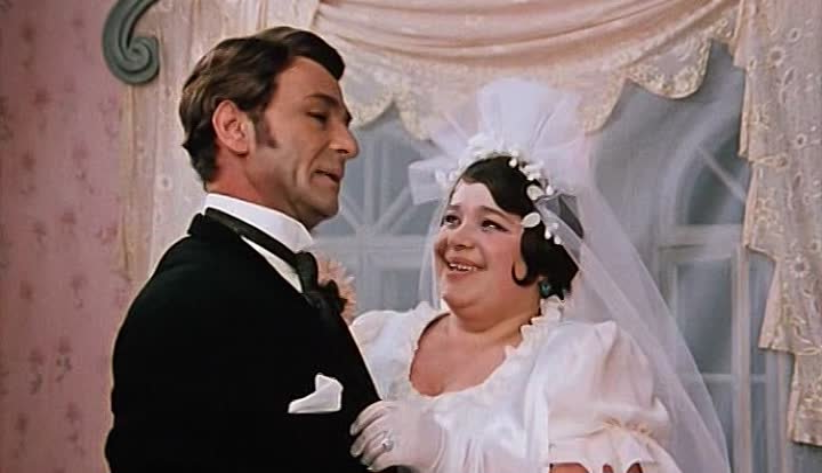 кадр из фильма "12 стульев"