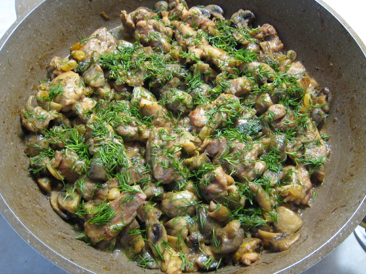Простые блюда с мясом на сковороде. Мясо на сковороде. myaso na skovorode. рецепты аре. мясо на сковороде рецепт.