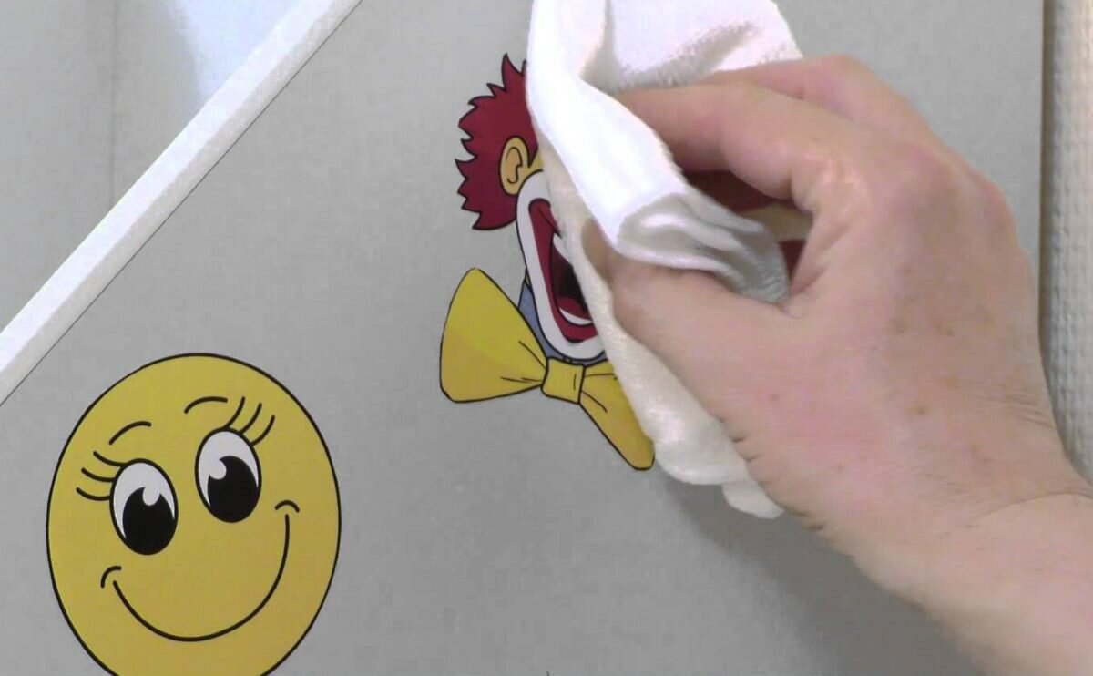 Как убрать наклейки?