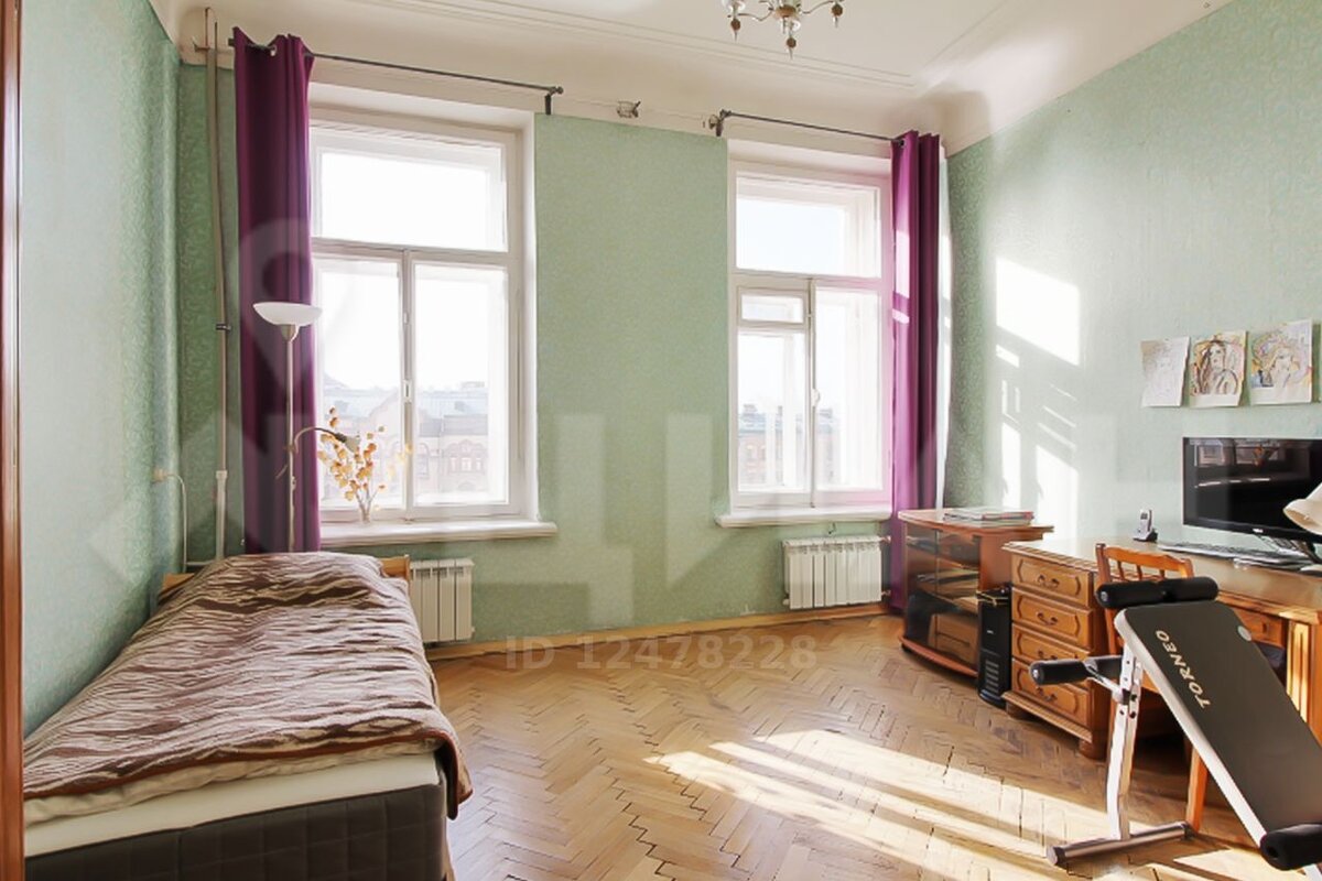 В квартире два входа и 9 окон. Фото: cian.ru