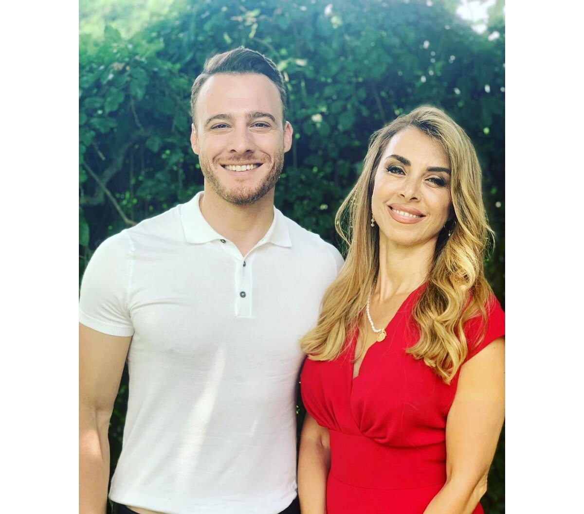 Керем Бюрсин и Неслихан Йелдан. Источник фото: Инстаграм @neslihanyeldan