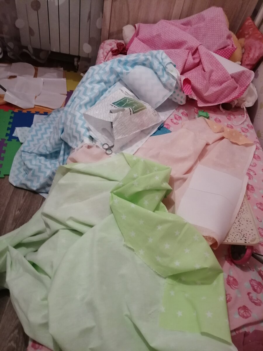 Уложила всех спать, время 2ч ночи. Начало есть. Муж пол часа назад заглянул усмехнулся и сказал:-" Иди спать!"