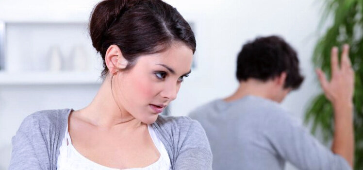 Умная девушка целует, но не любит, слушает, но не верит и уходит до того, как ее оставили. | Мэрилин Монро