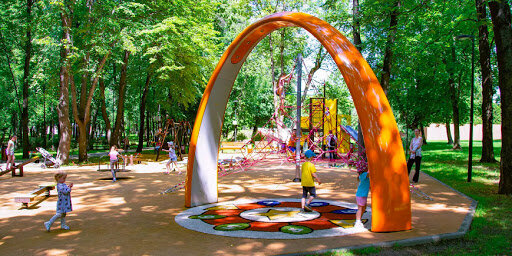 Фото из интернета, того самого парка. 