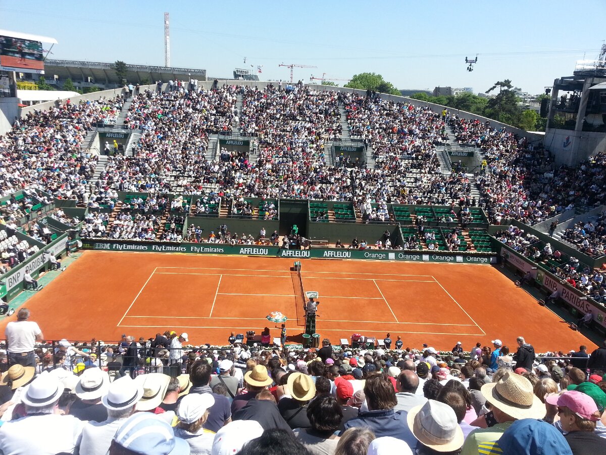Моё фото с первого посещения Roland Garros в 2013 году. Не выбирайте такие места и этот стадион. 