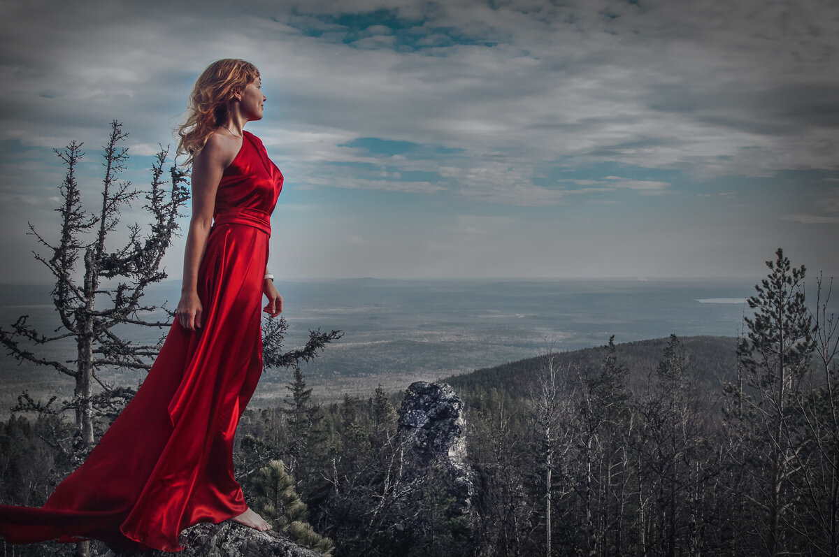 Сказочные виды, похожие на руины замков, останцы скал причудливой формы, всё создавало волшебную атмосферу. 