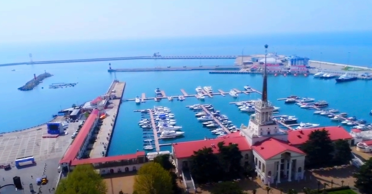 Сочи — один из самых популярных и благоустроенных курортов в России.