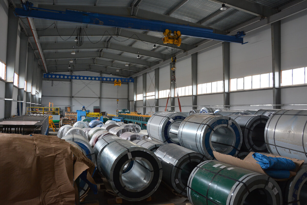 Наш цех по производству профнастила и металлочерепицы