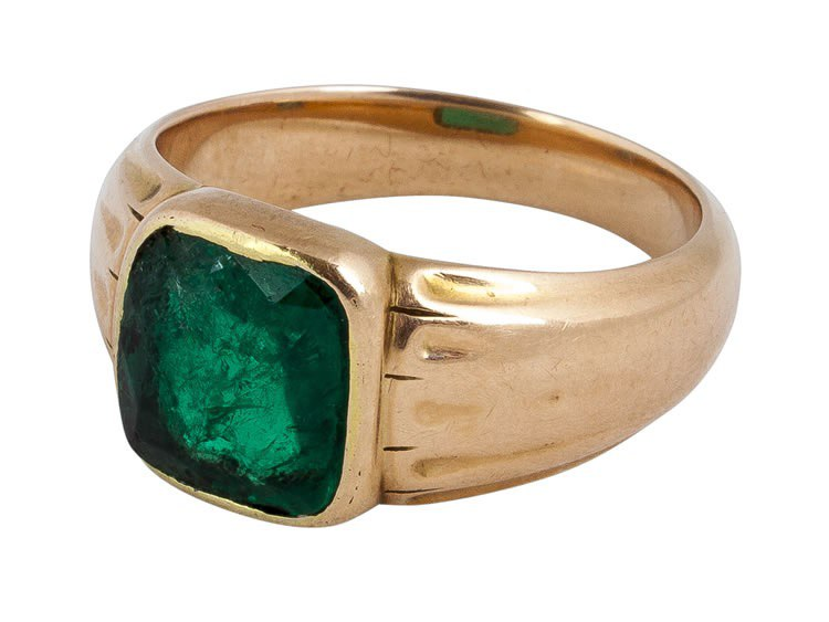 Перстень с изумрудом