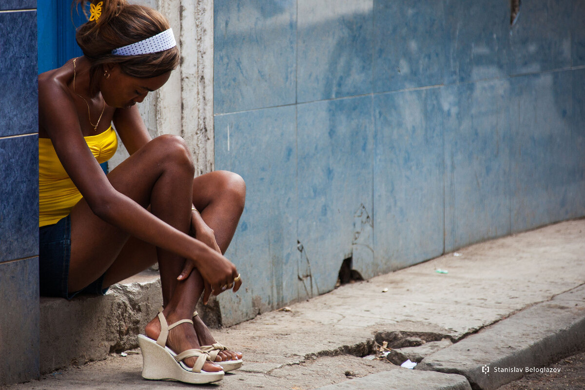 Улица стыда. Куба Гавана проституция. Куба девушки. Кубинские девушки на улице. Девушки на Кубе.