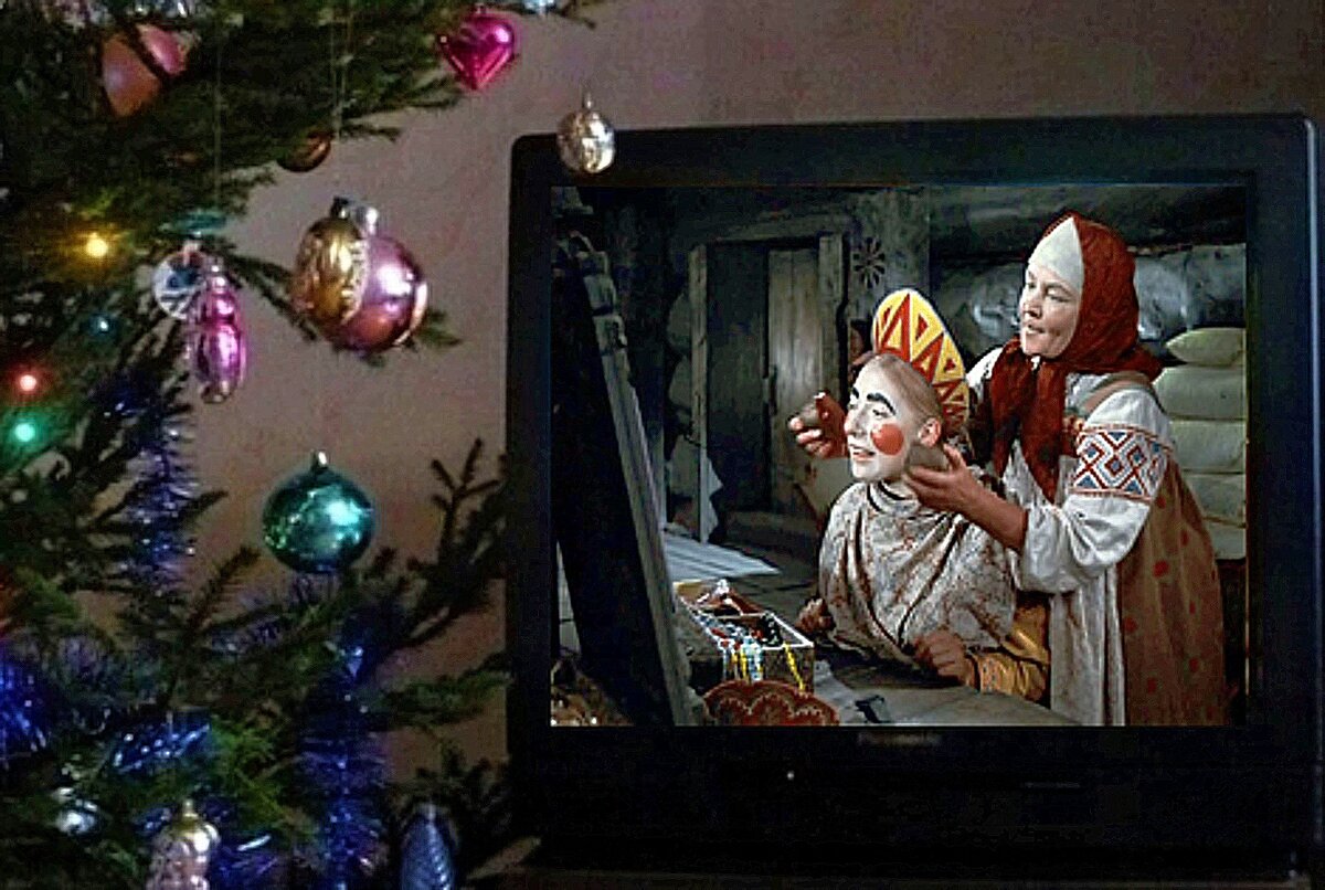 Сможете ли вы новогоднем кривом зеркале увидить прямое отражение 