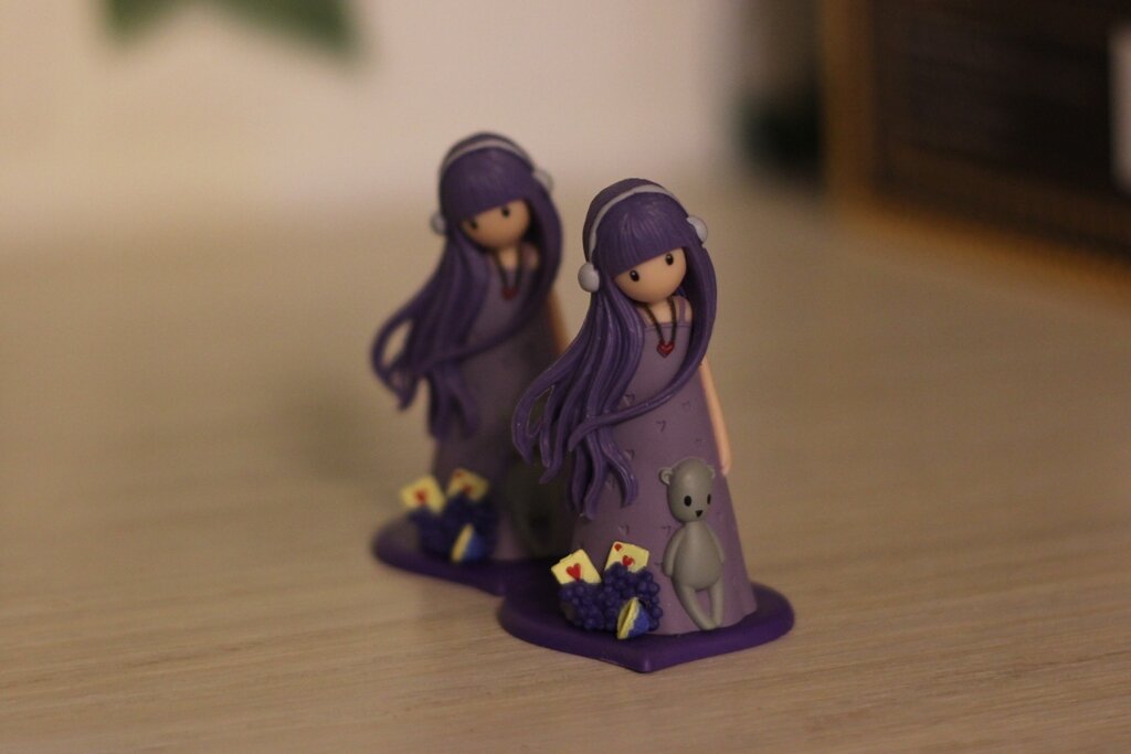 Две фигурки Элис