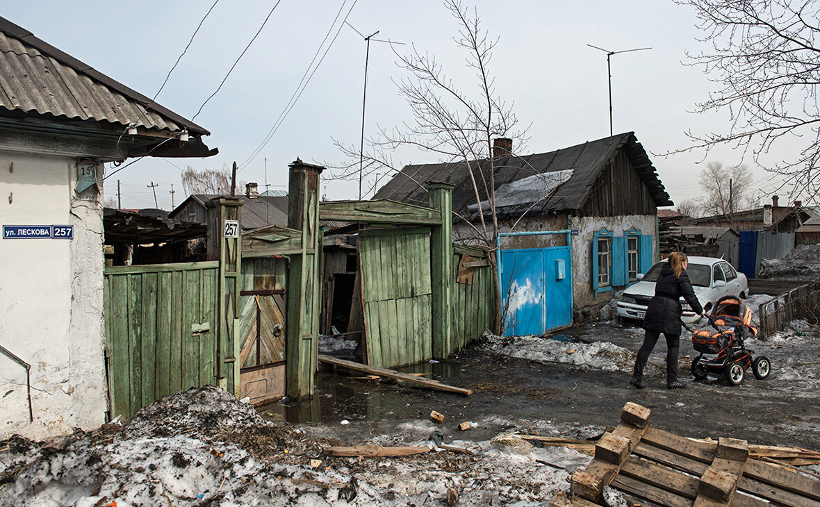 На самом деле такие улицы бывают и в городах, даже если это центр. 