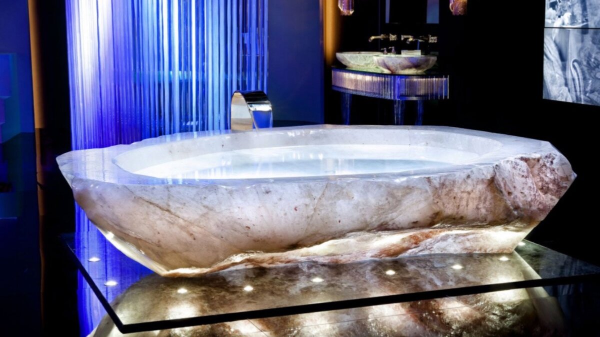 Одна из самых дорогих ванных в мире. Дубаи