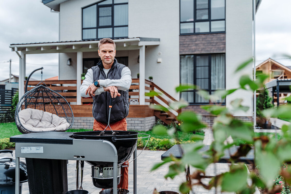 Терраса и зона патио.  Реализовано компаний DMITRY DOM