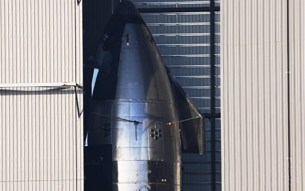  Прототип космического корабля Ship24 Starship в процессе подготовки к полёту, фото BocaChicaGal