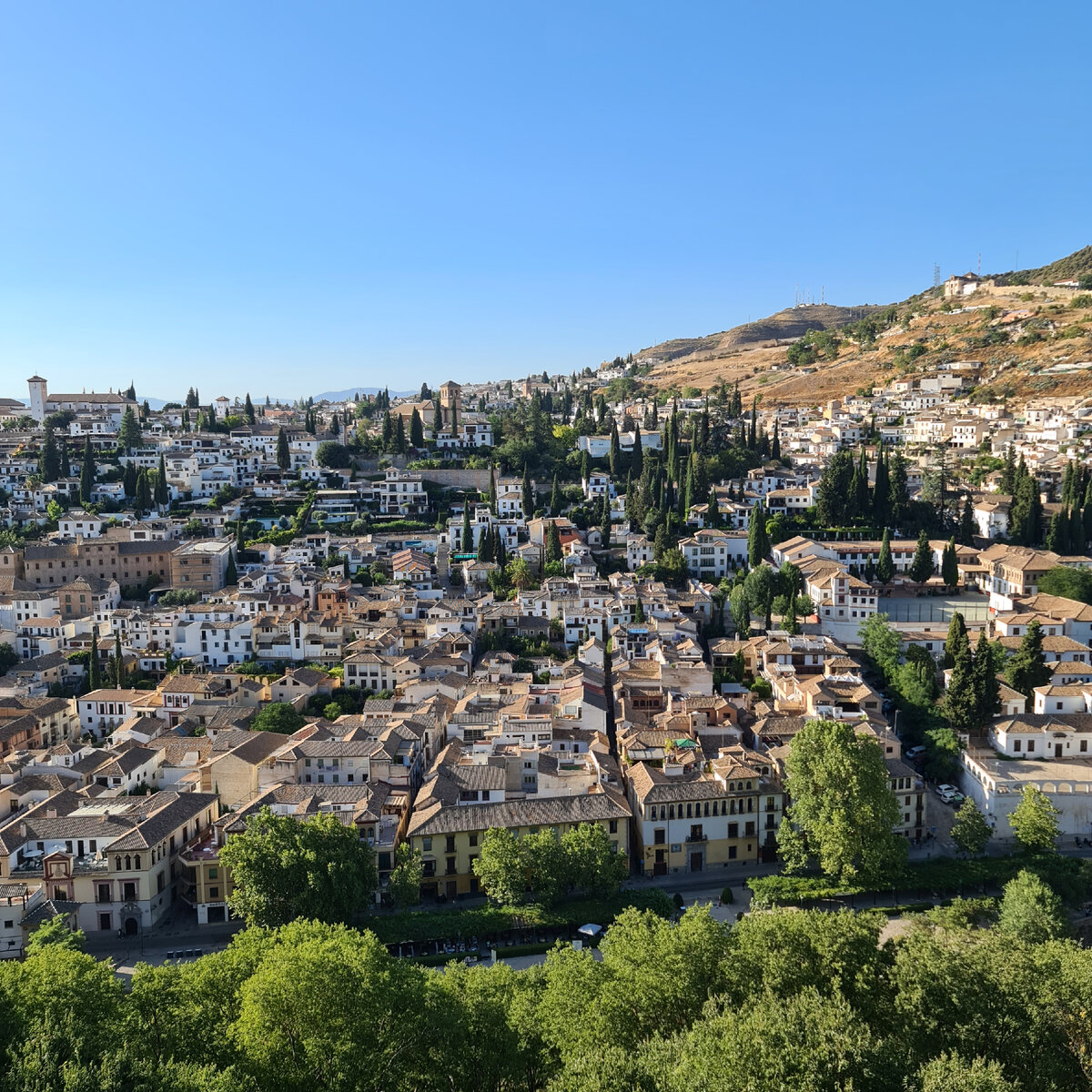 Гранада. Вид из дворцового комплекса Альгамбра
