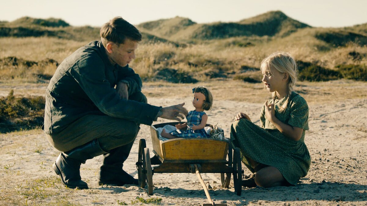 Моя земля 2015. Моя земля фильм. Under sandet | Land of mine | 2015 год. Under sandet фильм. Фильм моя земля Дания.