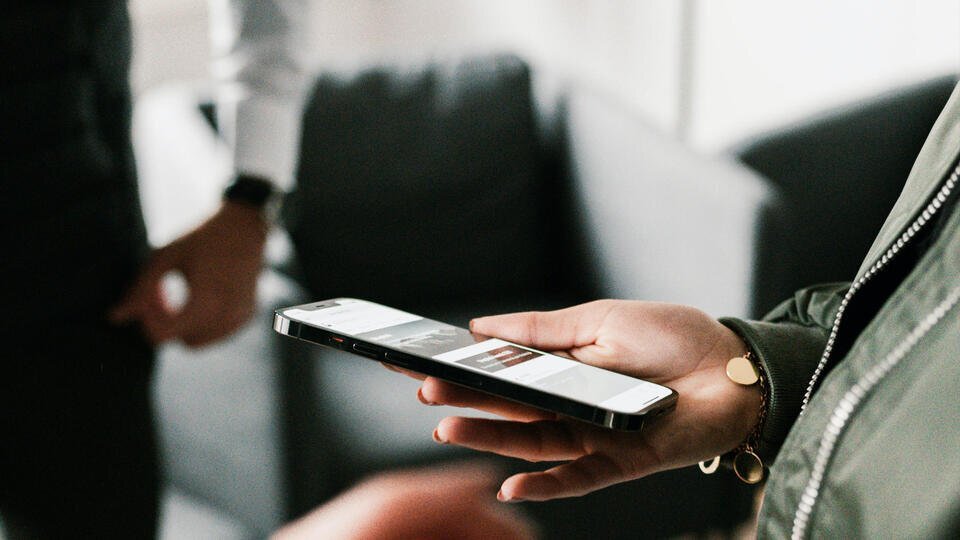     Дипфейки: чем опасны поддельные видео и как защитить свои данные unsplash.com/Synatix