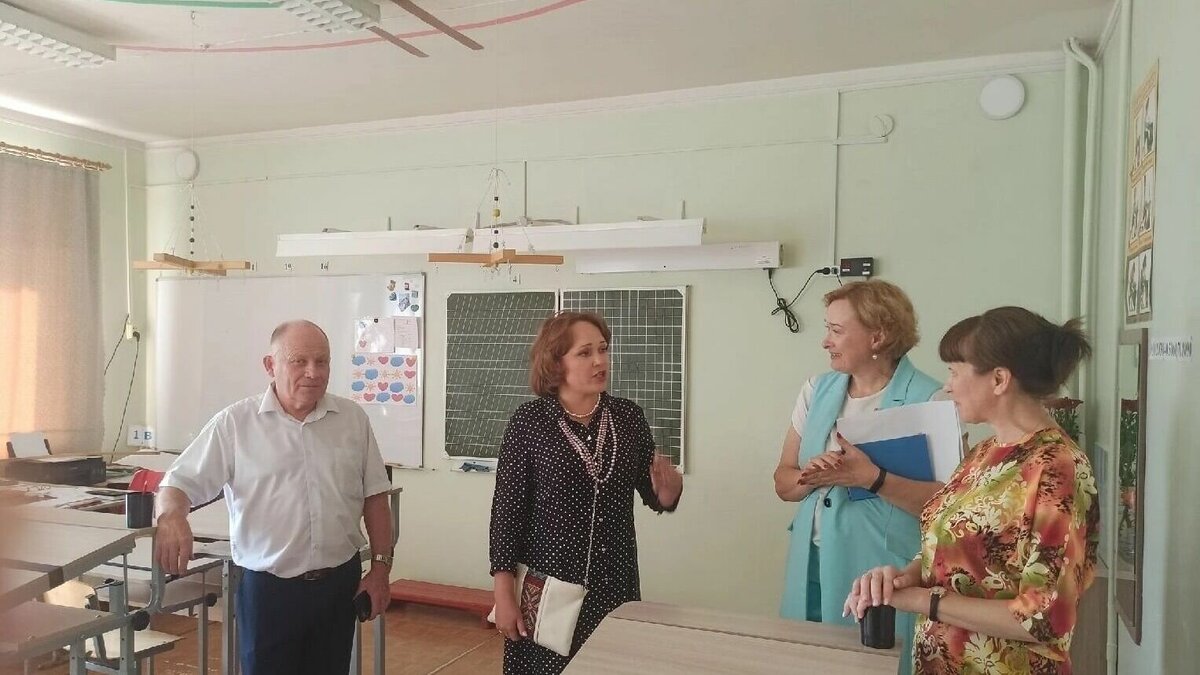     В рамках совместного совещания «Единой России» и Министерства просвещения РФ велись обсуждения результатов программы капитального ремонта школ в уходящем году и обсуждались масштабы реализации данной инициативы на 2023 год.