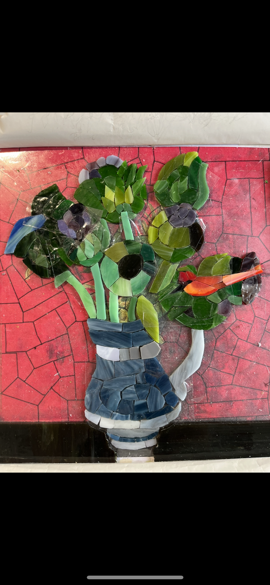 Мой прогресс. Плёнка, чтобы тессеры не разбрелись по холсту. Дальше - монтаж, подложка цветная убирается.