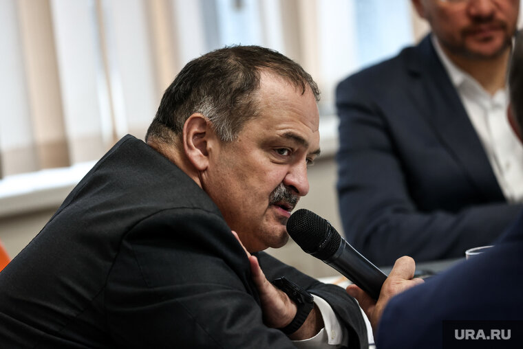    Меликов сообщил, что оцениваются потребности пострадавших в матпомощи