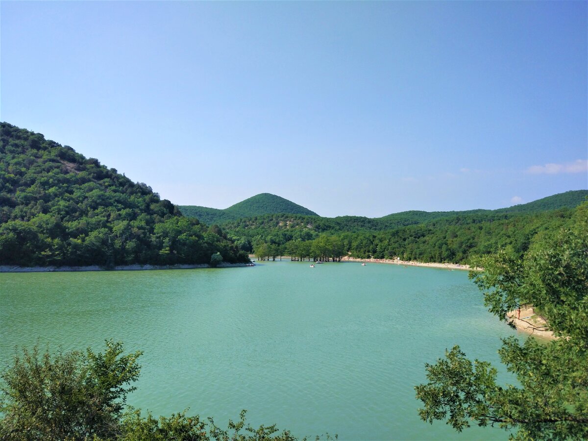 Кипарисовое озеро абрау дюрсо фото