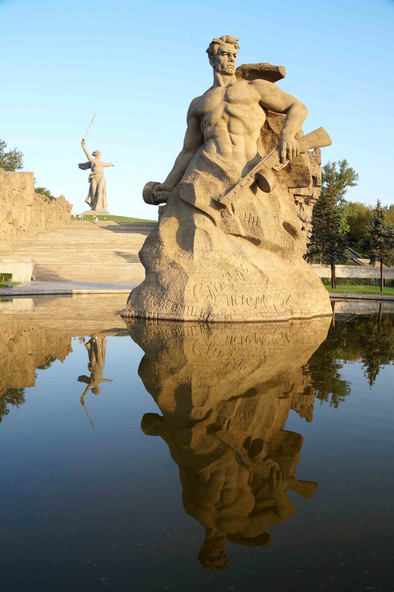 Рассвет на Мамаевом кургане. Фото: Демьянович Вадим
