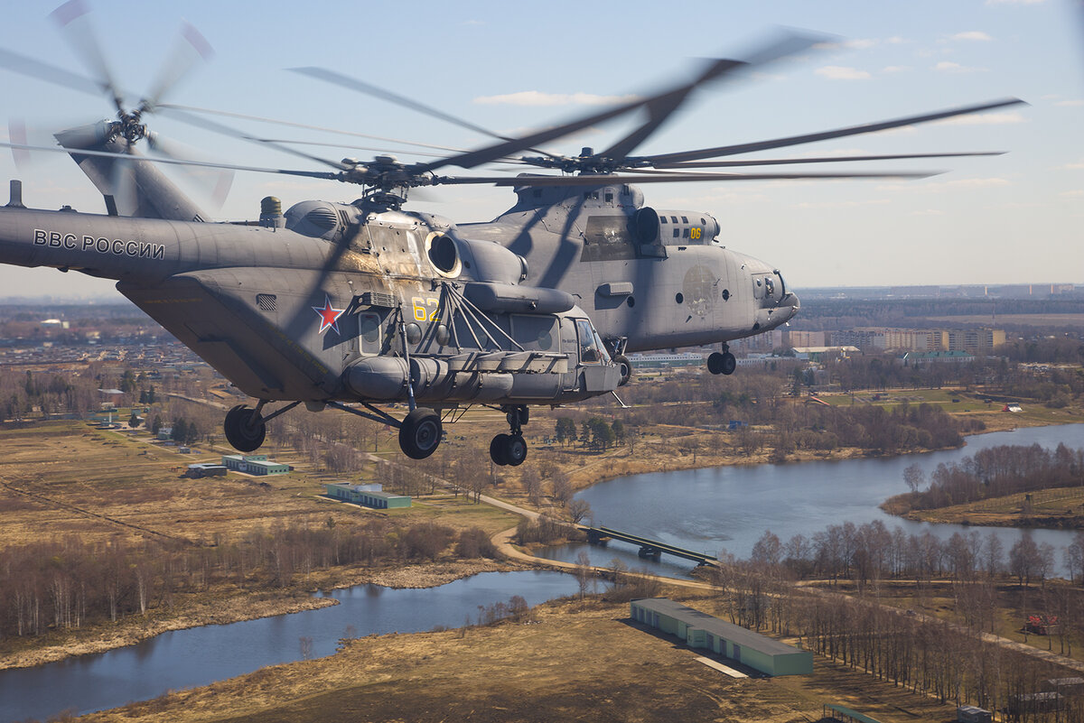 Репетиция воздушной части парада над Алабино. Погода внесла свои краски ;)