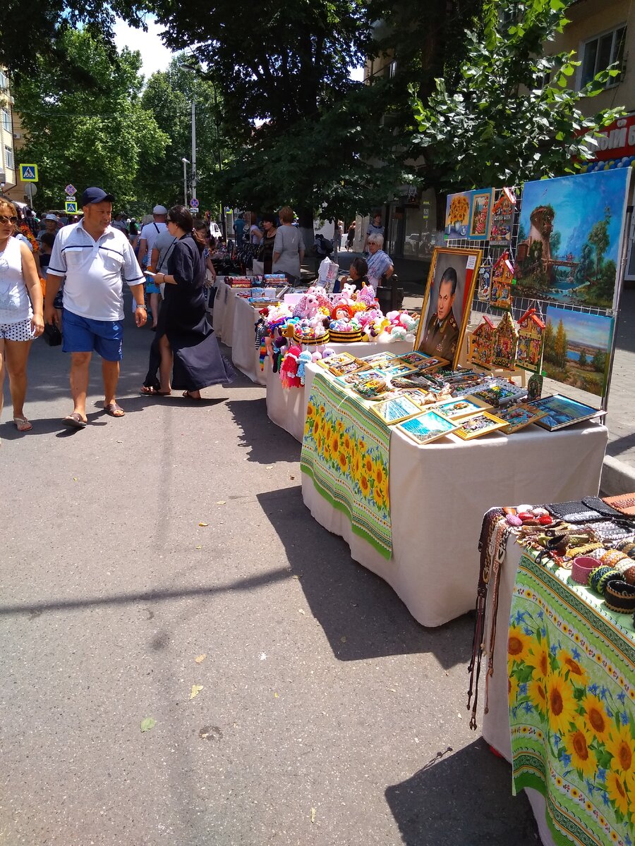фото от 08 июня 2019 года. Уличные ярмарки. малюсенький пример.