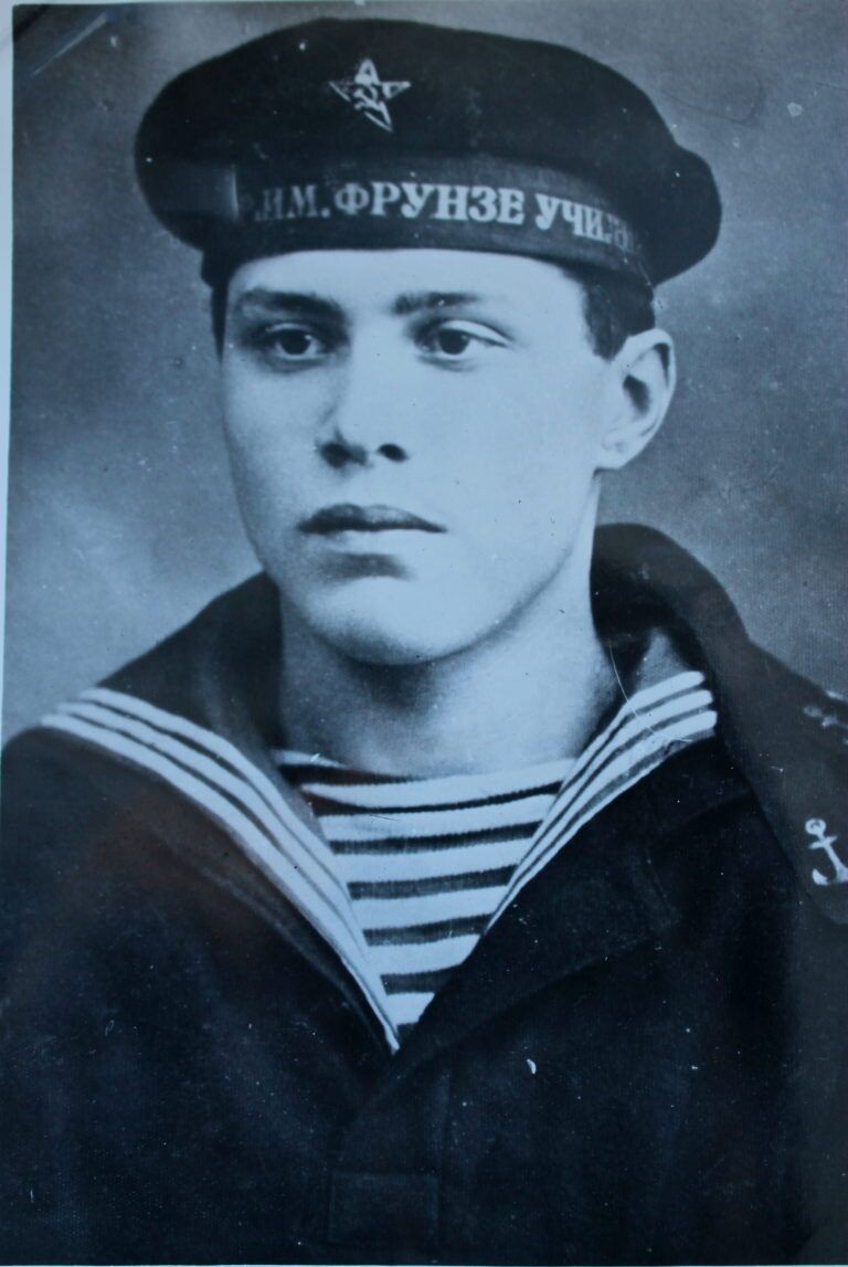 Курсант Сергеев Н.Д. (взято с ресурса: https://www.yandex.ru)