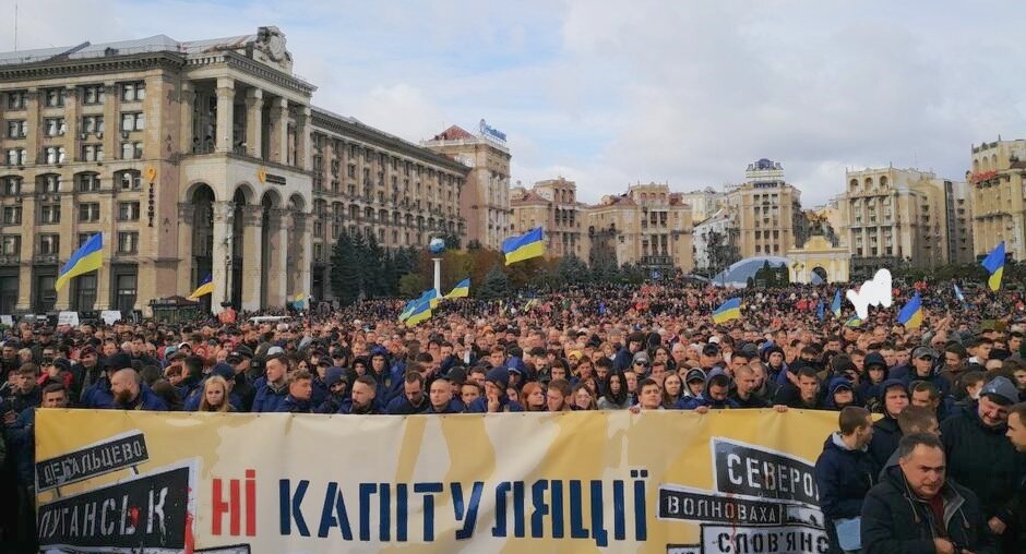 Посмотрите, на досуге, на эти счастливые воодушевлённые лица, на фото из интернета, в галерее.