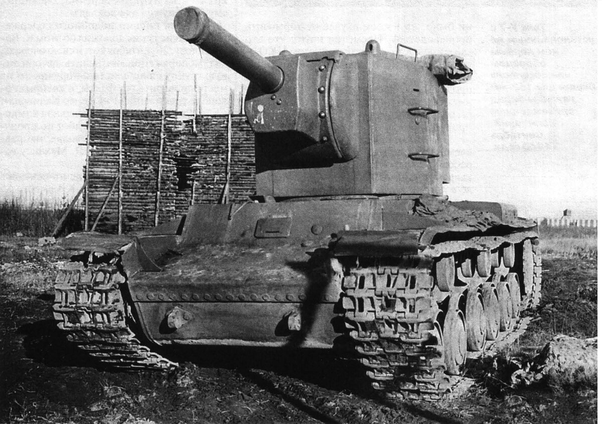 В дальнейшем, как и предполагалось, данный танк применялся для прорыва сквозь укрепленные полосы и уничтожения ДОТов и ДЗОТов. 