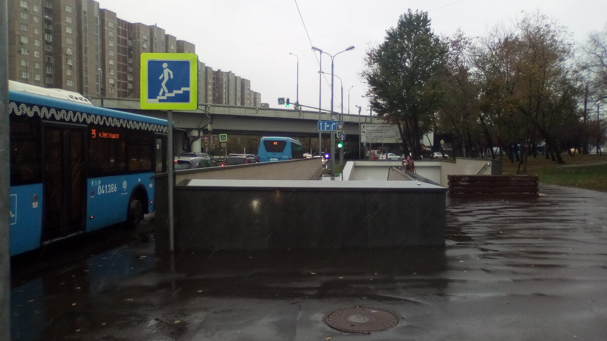 Один из многочисленных московских подземных переходов