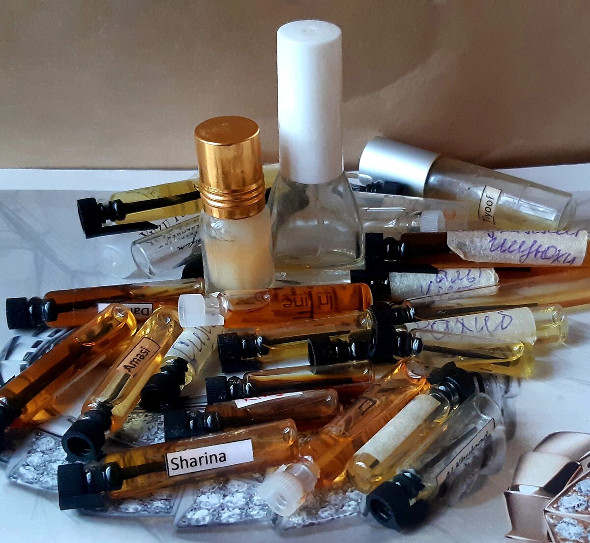 Распив духов что это. Отливант 10 мл. Отливант 5 мл. Отливанты том Форд. 8 Ml отливант.
