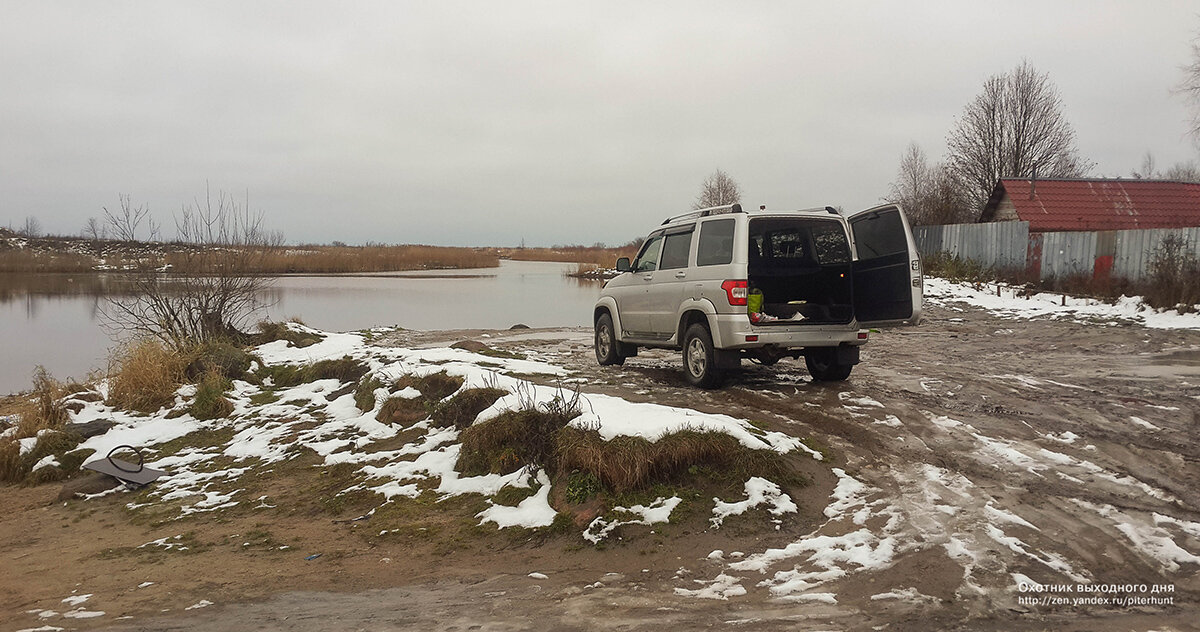 Мой УАЗ Патриот на перекрестке реки Назии и Новоладожского канала.