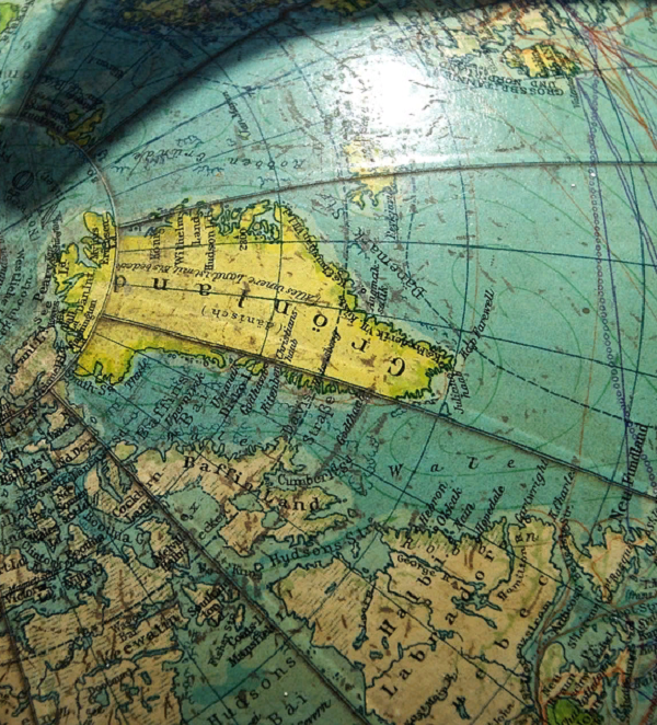 https://cdn.pixabay.com/photo/2016/09/02/17/41/greenland-1639898_960_720.jpg